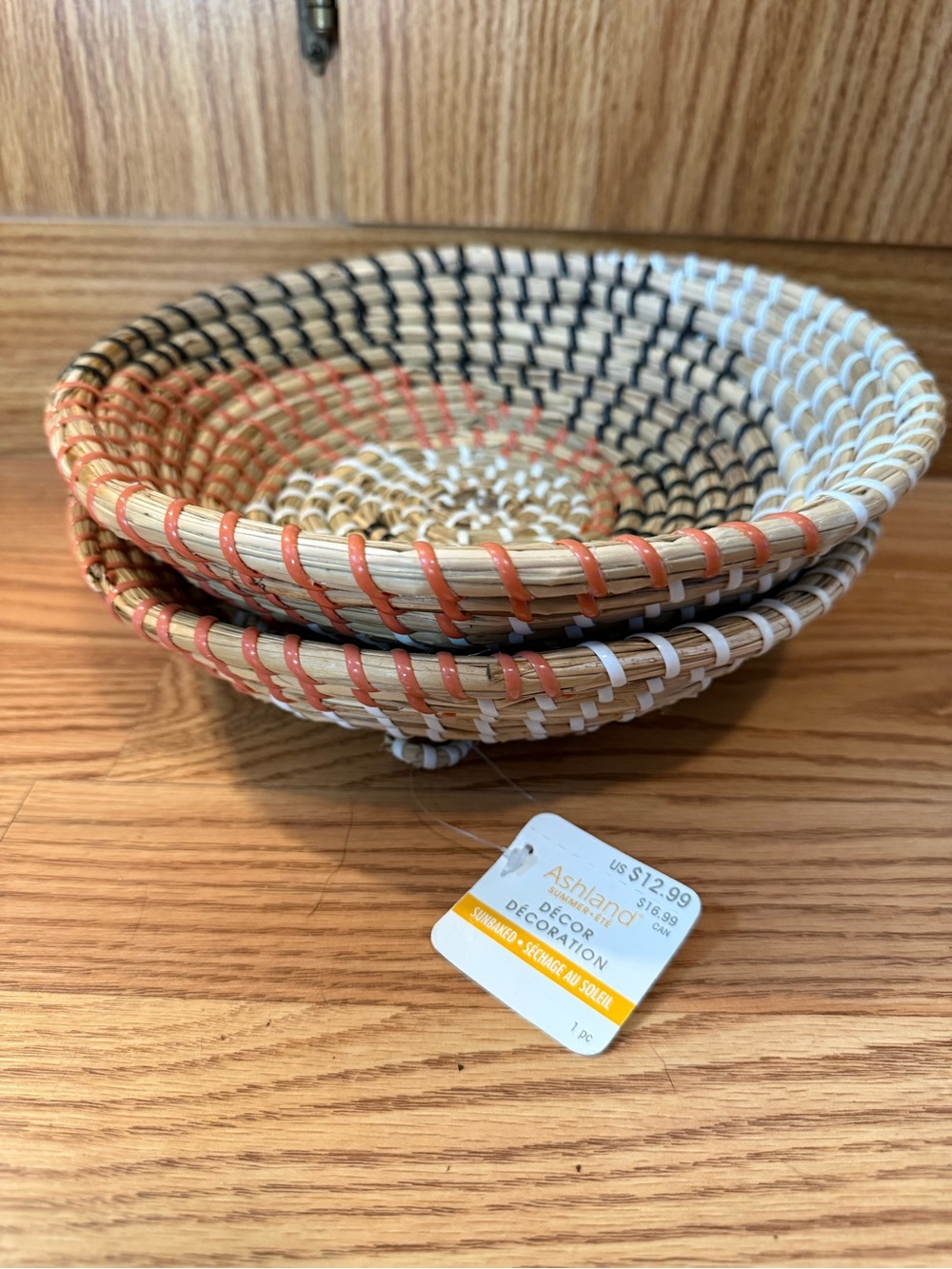 NWT 2 Woven baskets wall decorations, ready to hang